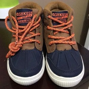 NWT OshKosh Boots